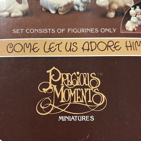 🌟IOB Precious Moments 11 piece Miniature Nativity Set E-2395 like new 🌟 - Picture 9 of 11
